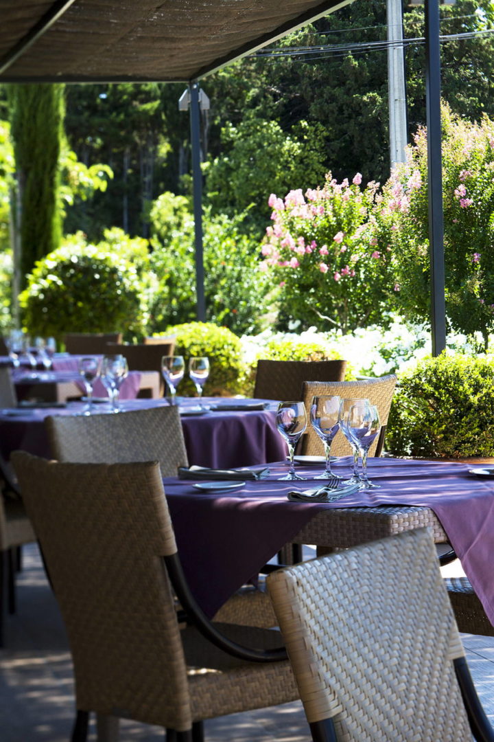 Vue sur la terrasse - Hôtel Restaurant Domme - L'Esplanade