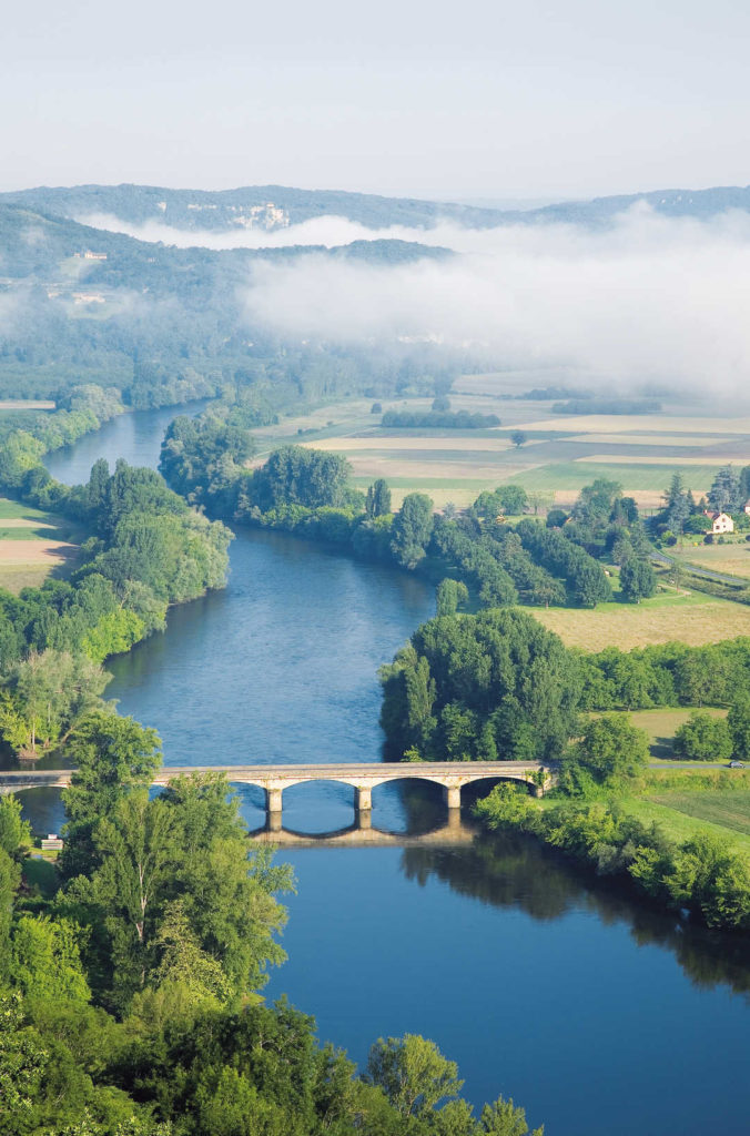 Vue sur un pont en Dordogne lors d'un séjour dans le Périgord
