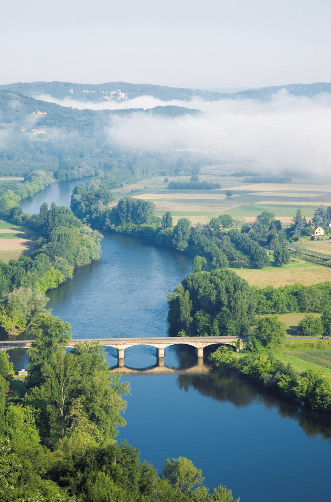 Vue sur un pont en Dordogne lors d'un séjour dans l'hôtel en Périgord, Domme - Hôtel L'Esplanade