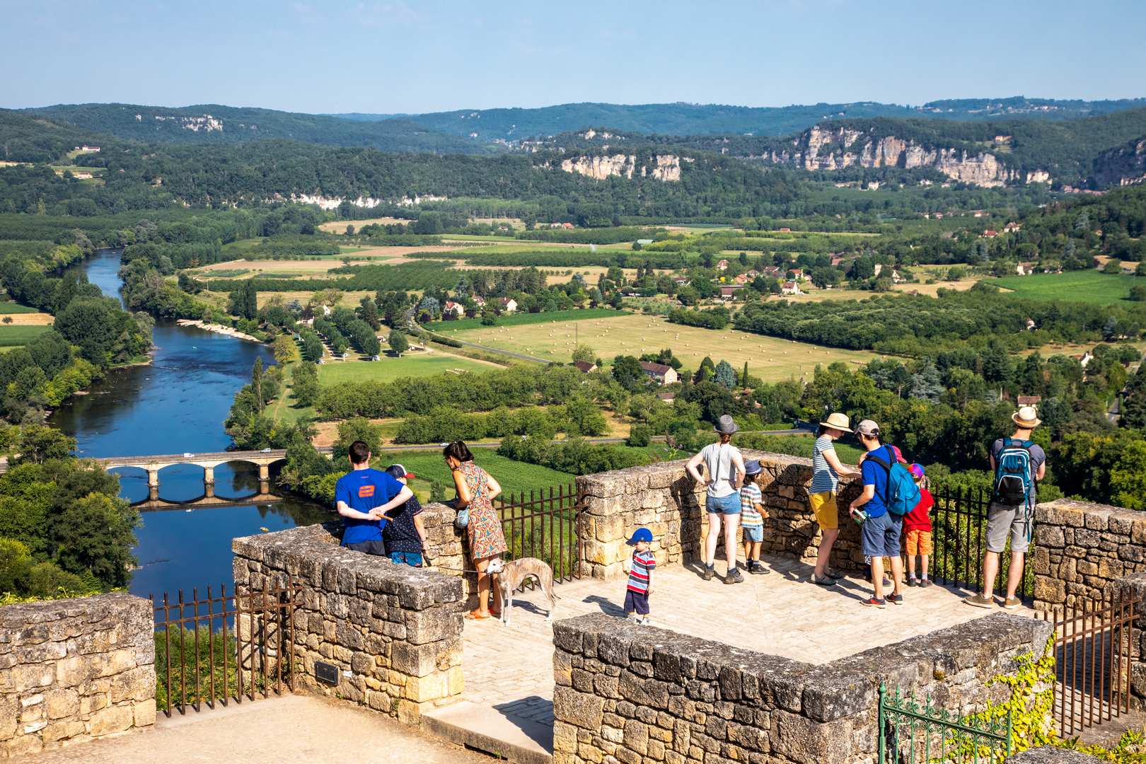 Vue panoramique sur le paysage lors d'un séjour dans le Périgord. Vue panoramique sur le paysage lors d'un séjour dans le Périgord.